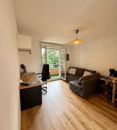 Charmant studio zen avec balcon spacieux