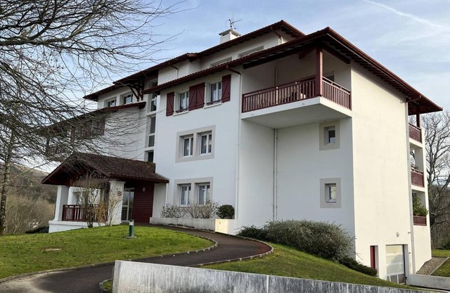 Charmant T2 à Cambo-les-Bains : Terrasse, Parking, Internet - FR-1-495-76