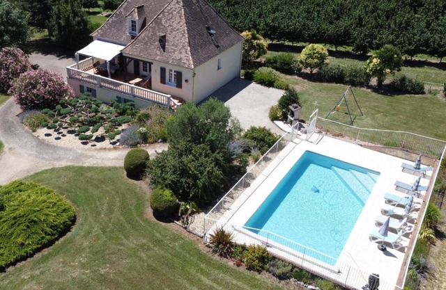 Charmante Périgourdine avec Piscine Privative, Proche Beaumont du Périgord, 10 Couchages - FR-1-616-82