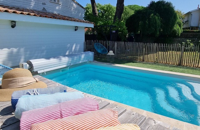 Charming * house, swimming pool, ideally located, near beach and town center