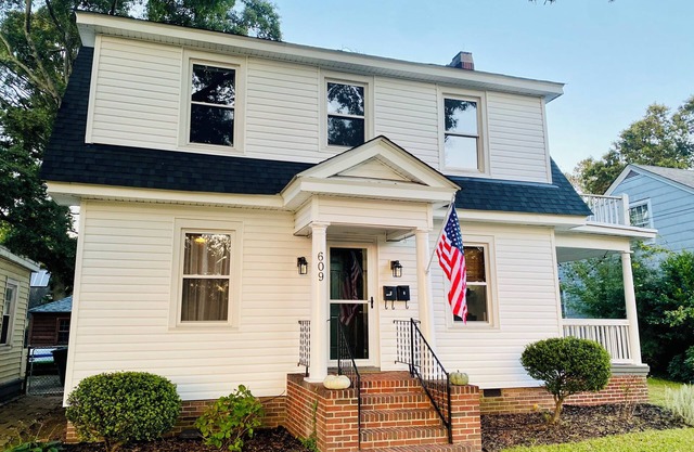 Charming 1-Bedroom 1-Bath Unit with Beautiful Riverfront Sunsets in Portsmouth