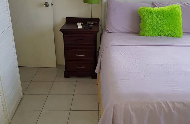 Charming 1-bedroom apartment in lovely Bridgetown with AC, WiFi