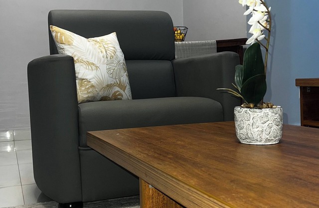 Charming 1-bedroom apartment with fitness room and AC in lovely Kampala