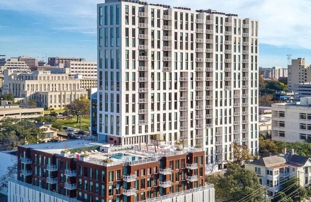 Charming 1-bedroom Condo in Austin w fitness & Rooftop Pool - ACL