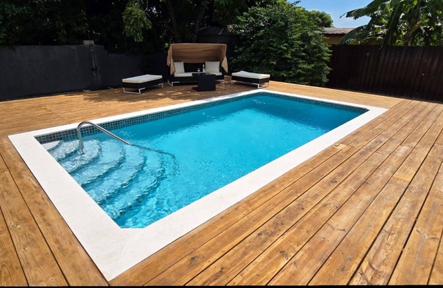 Charming 1-bedroom house in fabulous Kingston with Pool