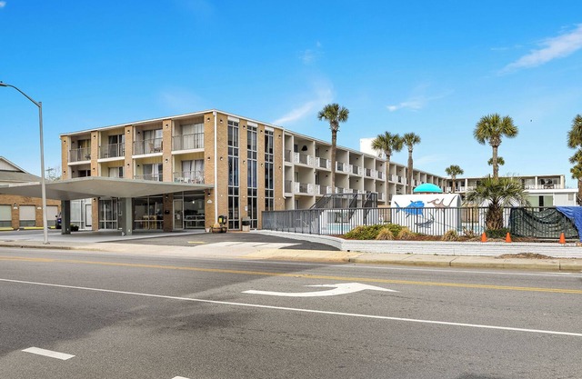 Charming 1-bedroom hotel in delightful Myrtle Beach with WiFi, AC