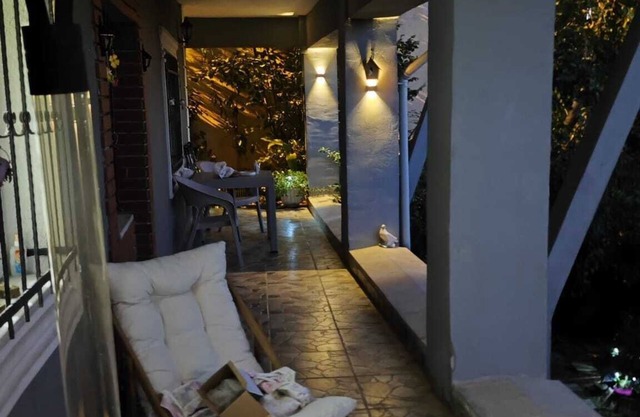 Charming 1-bedroom villa with WiFi and AC in amazing Istanbul