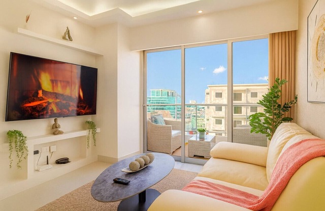 Charming 1BR Centric Apt, Pool