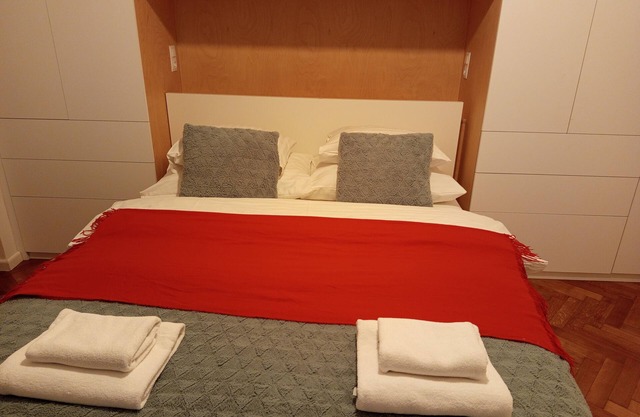 Charming 2-bedroom apartment in amazing Prague with WiFi, AC Free Park