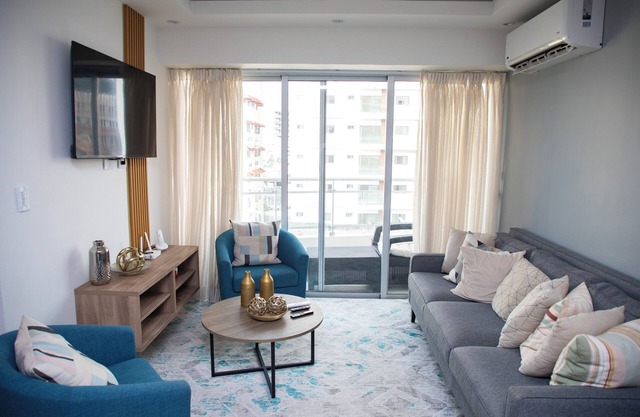 Charming 2-bedroom apartment in the Center of sunny Santo Domingo