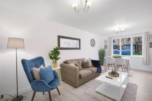 Charming 2-bedroom, 1-Bathroom Apartment in Transom Square