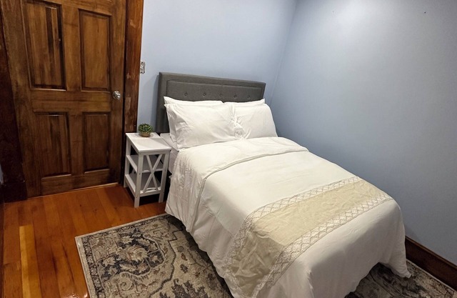 Charming 2-bedroom apartment in brilliant Manchester with AC, WiFi