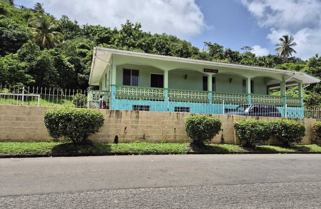 Charming 2-bedroom apartment in Calivigny with AC
