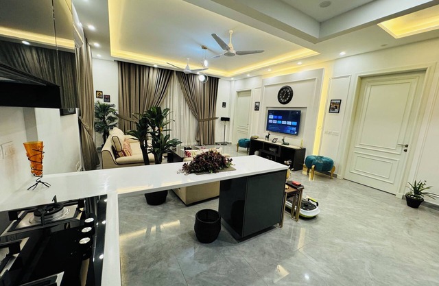 Charming 2-bedroom apartment with WiFi, AC in lovely Islamabad