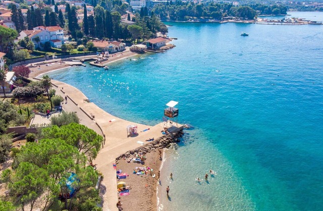 Charming 2-bedroom apartment with Sea View, Pets-Friendly in Ljutići