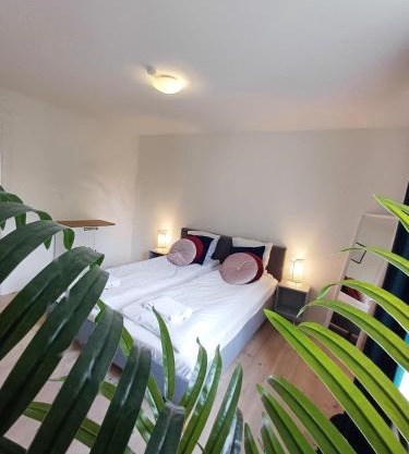 Charming 2 bedroom apartment free parking