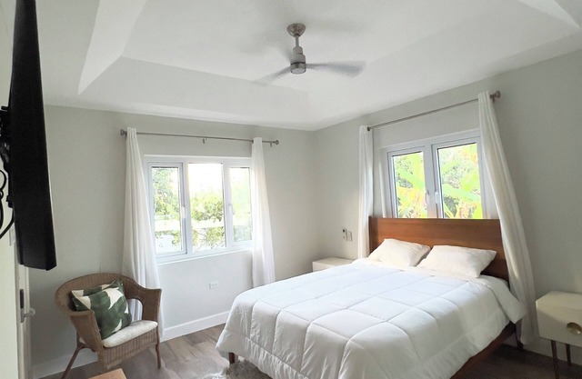 Charming 2-bedroom cottage in Ocho Rios with AC