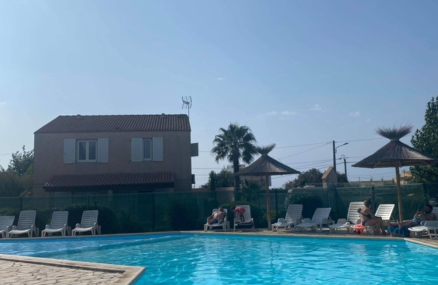 Charming 2-bedroom house for 4 people with pool, terrace, close to the beach
