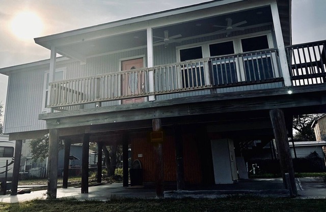 Charming 2-bedroom house in Rockport with AC, WiFi. Enjoy your stay