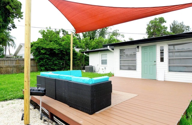 Charming 2-bedroom house near Siesta Key