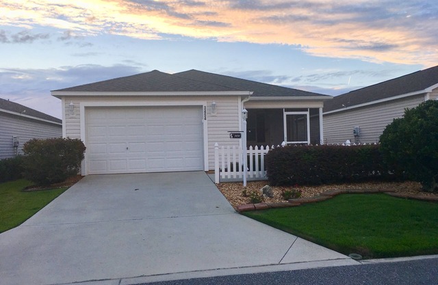 Charming 2bedroom villa with WiFi and AC in The VillagesnFree courtesy golf cart