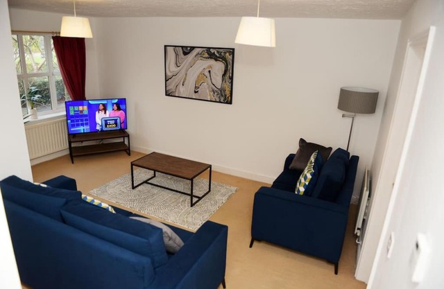 Charming 3 Bed House in Bristol