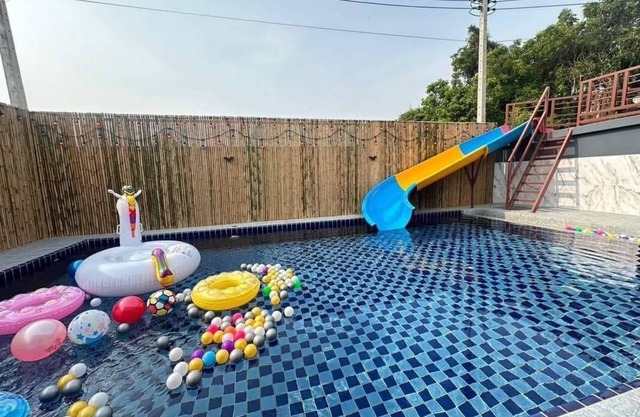 Charming 3-bedroom villa with WiFi and AC in Muang Pattaya