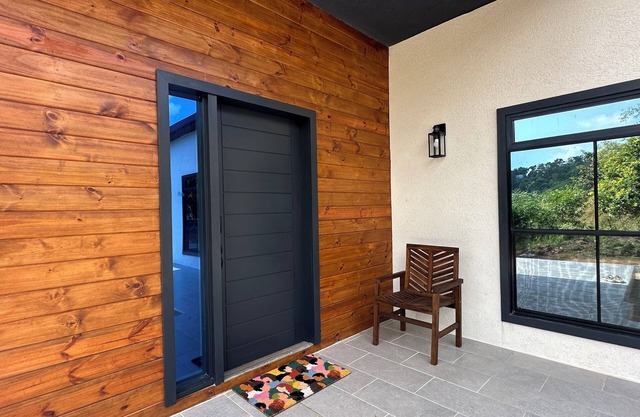 Charming 3-bedroom villa with Pool, WiFi and AC in Saint Andrew