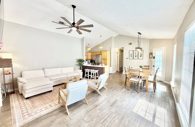 Charming 3-bedroom house in delightful Lewisville with AC, WiFi