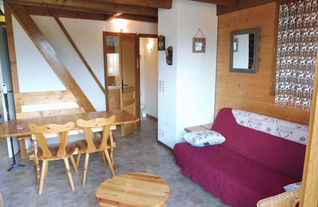 Charming 3-Room Apartment in Crest-Voland - Ski-in/Ski-out, Garage, Sleeps 6