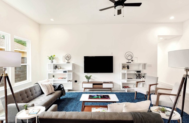 Charming 3BR/2BA Escape Private Pool + BBQ Grill