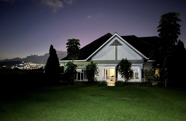 Charming 4-bed House in Kigali