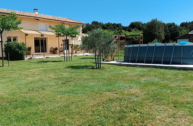 Charming 4-Person Villa with Private Pool, Large Terrace, and Pet-Friendly - Orgnac l'Aven