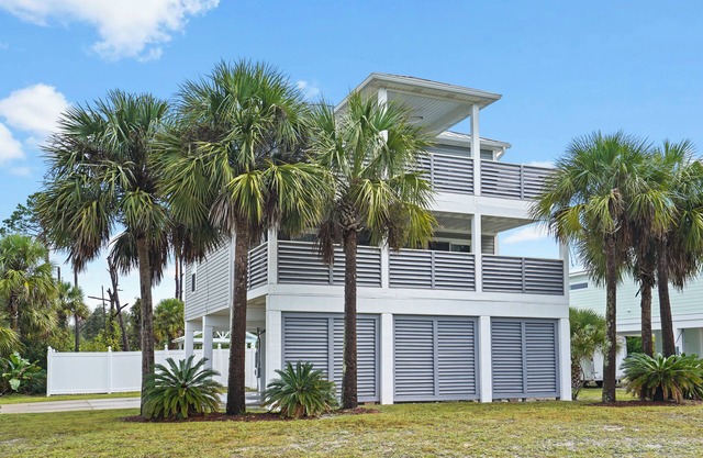 Charming 4BD Beach House-Pet Friendly-Private Fenced in Pool-Gorgeous Views