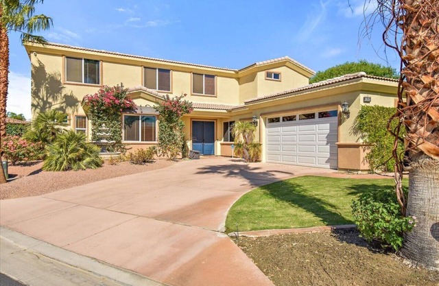 Charming 5 bedroom house with a pool/spa