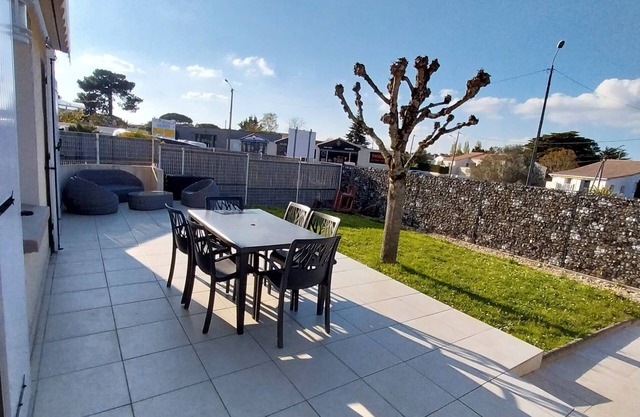 Charming apartment with WIFI 5 minutes walk from the beach and town center