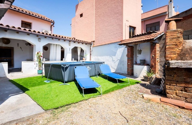 Charming accommodation of about 90 sqm, perfect for 3 people, located on the ground floor of a Campidanese house, a traditional home typical of southern Sardinia.The property is located in Muravera, a charming village in the province of South Sardinia, i