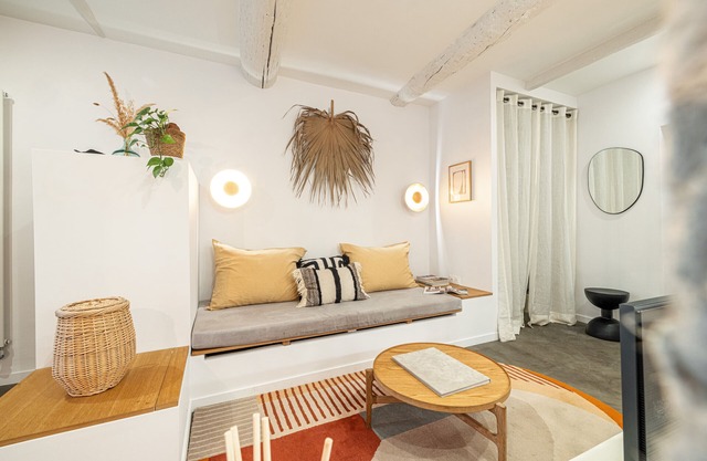 Charming and Atypical Apartment