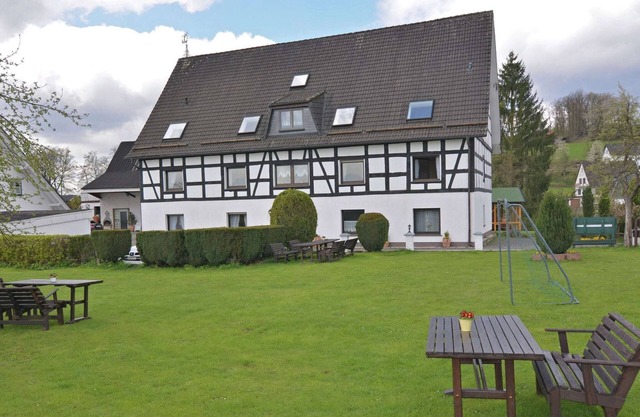 Charming Apartment in Attendorn-Silbecke with Fenced Garden