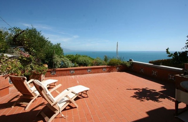 CHARMING APARTMENT near Monte Marcello with Pool & Wifi. We respond 24/7