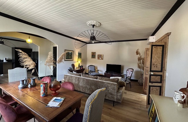 Charming apartment with sea view, city center, spacious, close to amenities