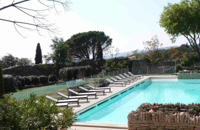 CHARMING BASTIDON TERRACE GARDEN POOL GORDES LUBERON