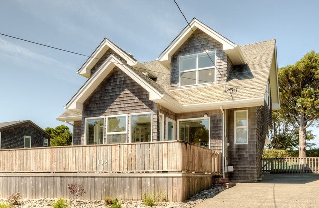 Charming beach home in Tolovana! Brand New Rental!