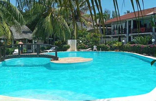 Charming Beachlet that is clean, airy and in a perfect location.