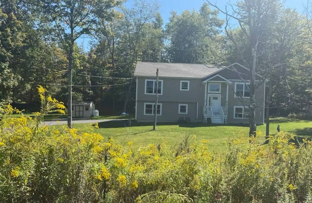 Charming bungalow in lovely Middletown NY