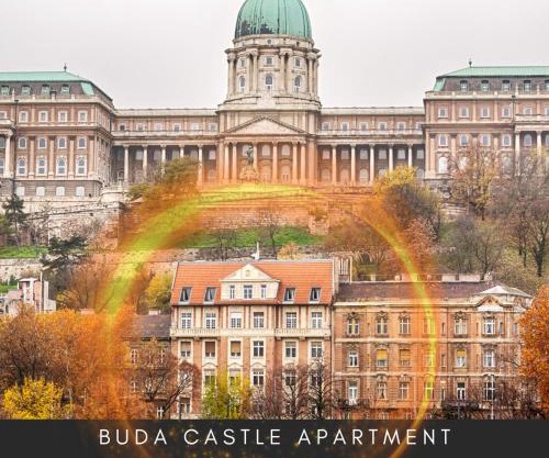 Charming Castle View Suite With Giant Balcony