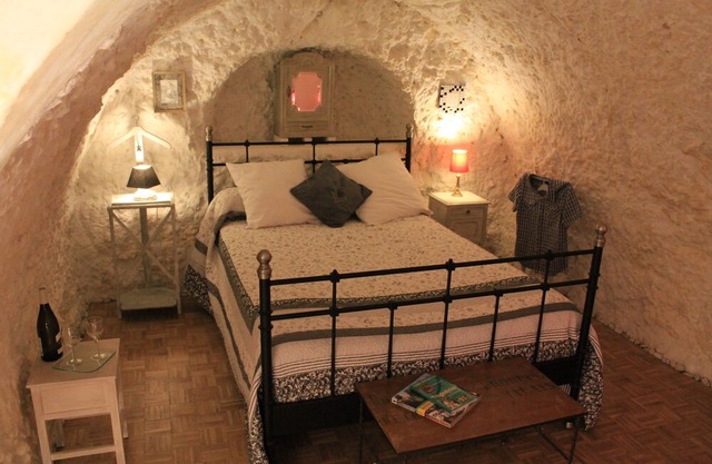 Charming cave studio with garden in the historic center of Amboise