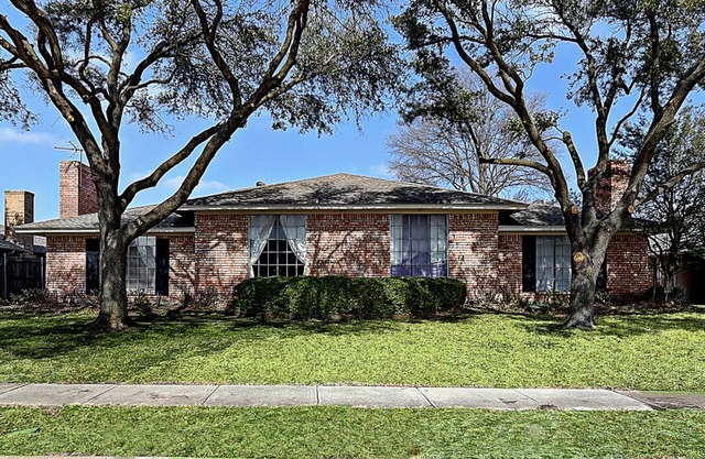 Charming Central Plano Duplex