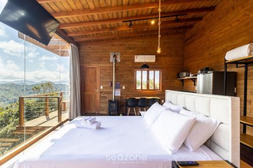Charming Chalet w/Jacuzzi Hot Tub VST024