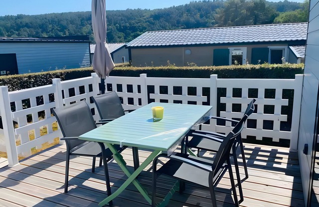 Charming Chalet by the Lake